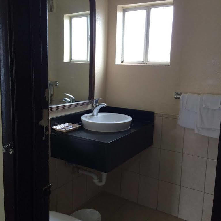 Value Inn Hollywood Лос-Анджелес Экстерьер фото
