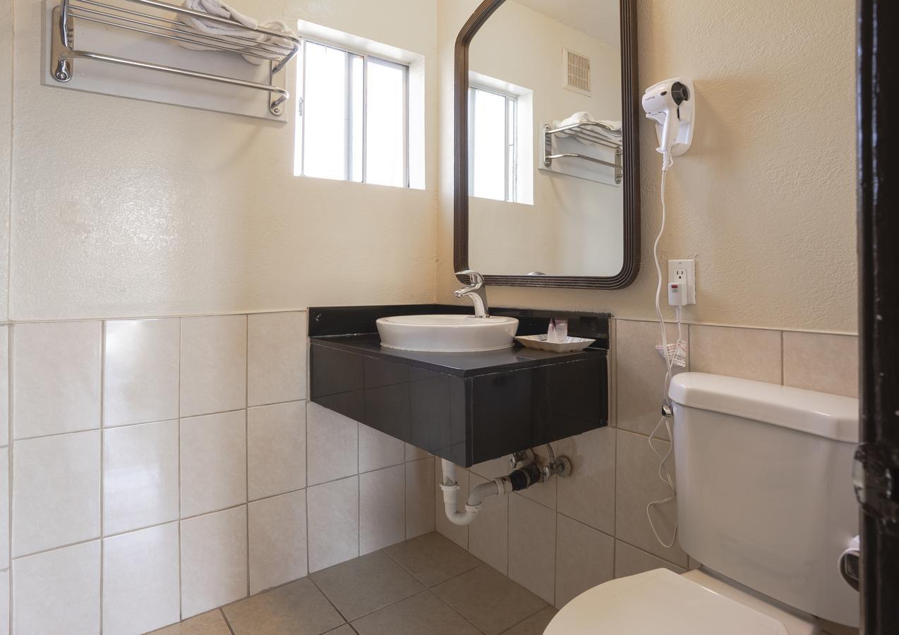 Value Inn Hollywood Лос-Анджелес Экстерьер фото