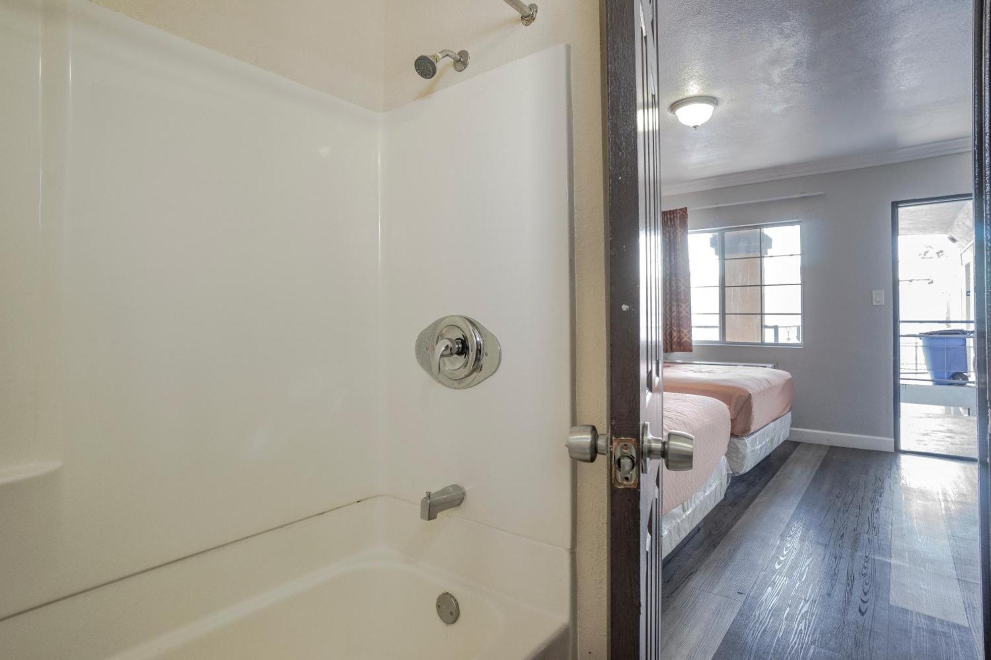 Value Inn Hollywood Лос-Анджелес Экстерьер фото